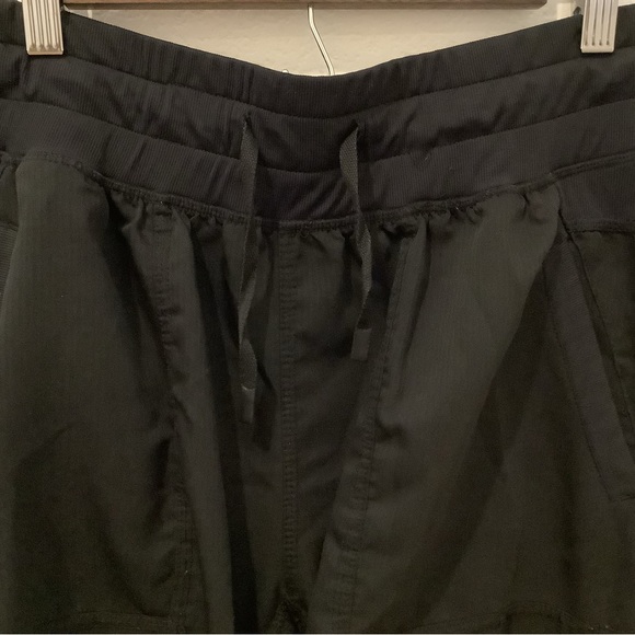 Lululemon pant - Picture 3 of 5